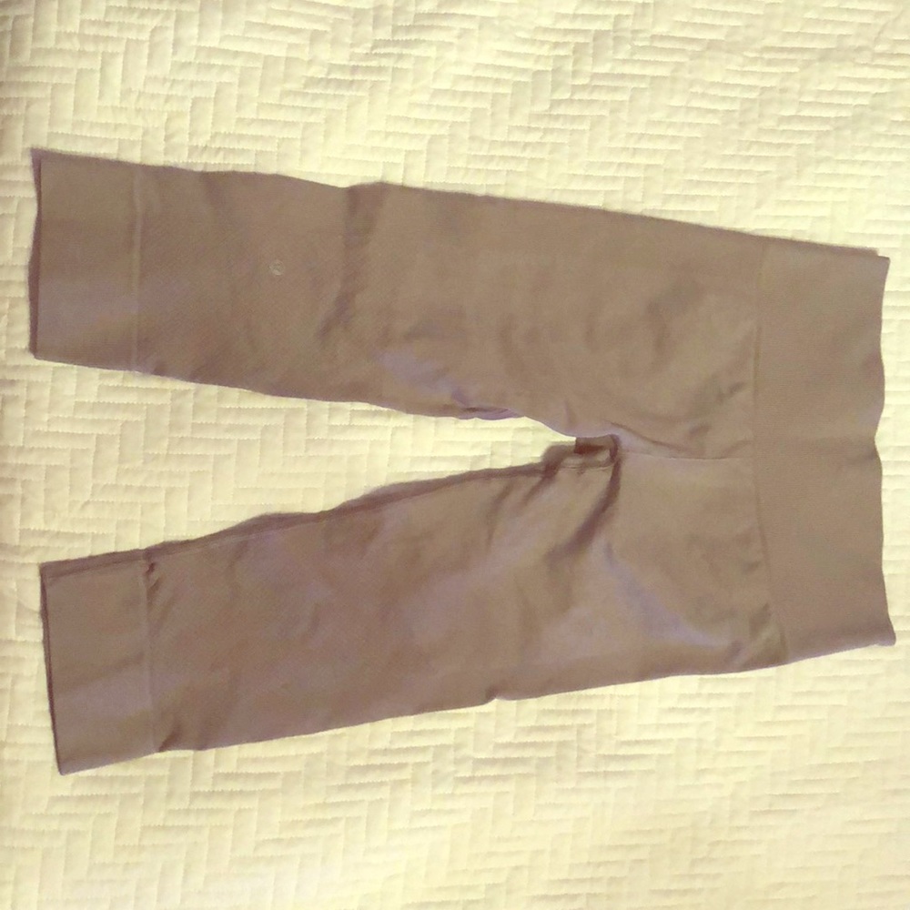 Light gray Lululemon crops size 4